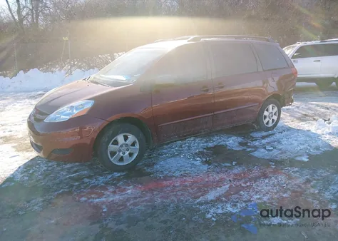 2007 Toyota Sienna Le z USA, uszkodzony, nr VIN 5TDZK23C17S097493